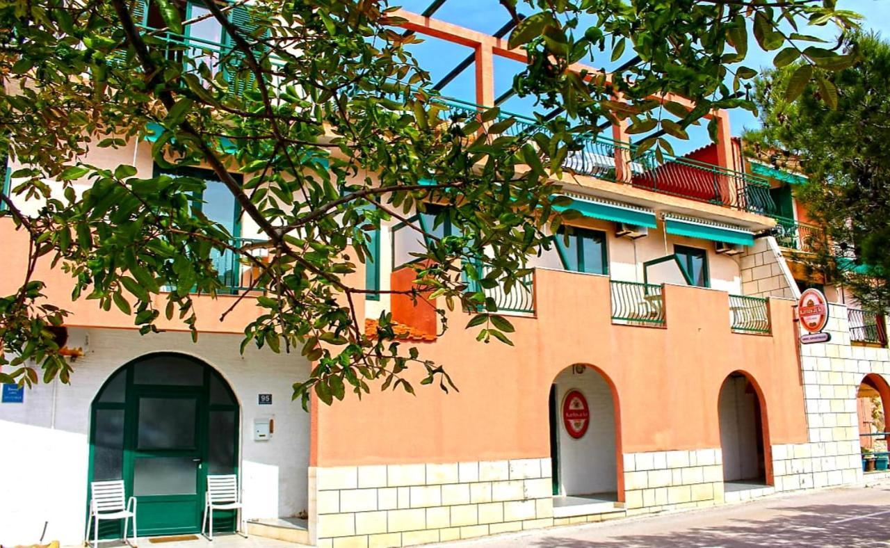 Apartments Gabriela ดริเวนิก ภายนอก รูปภาพ